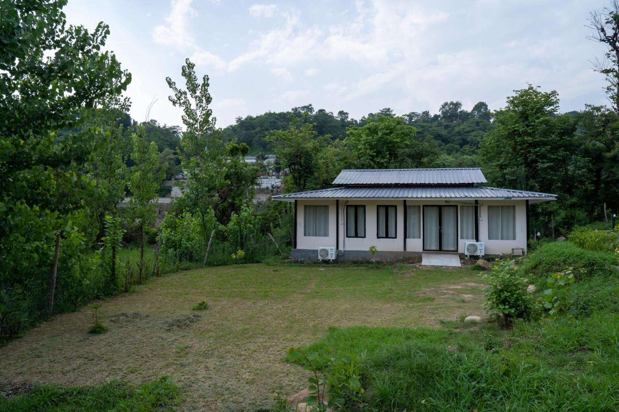 Dev Bhoomi Farms & Cottages 다람샬라 외부 사진
