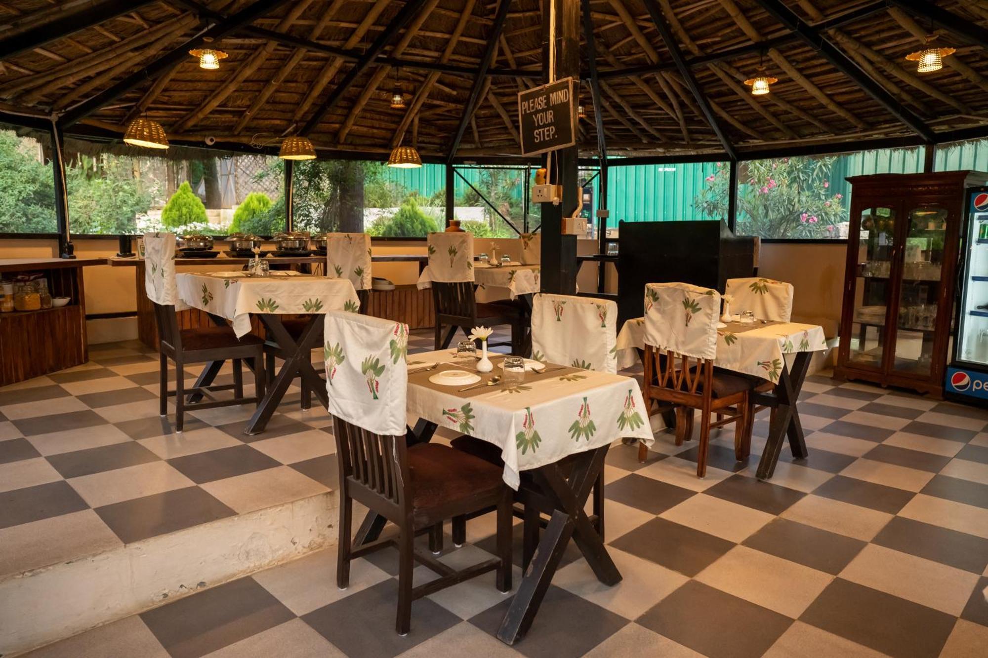 Dev Bhoomi Farms & Cottages 다람샬라 외부 사진