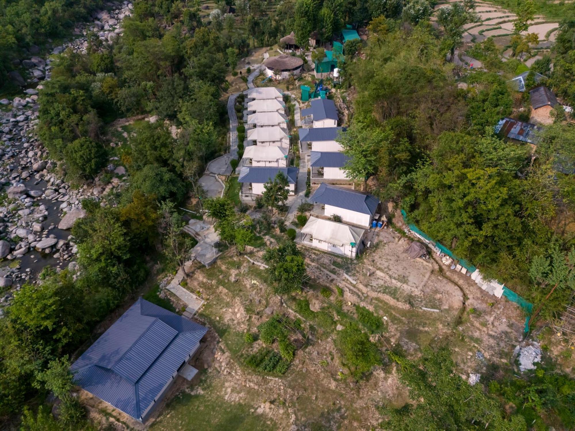 Dev Bhoomi Farms & Cottages 다람샬라 외부 사진