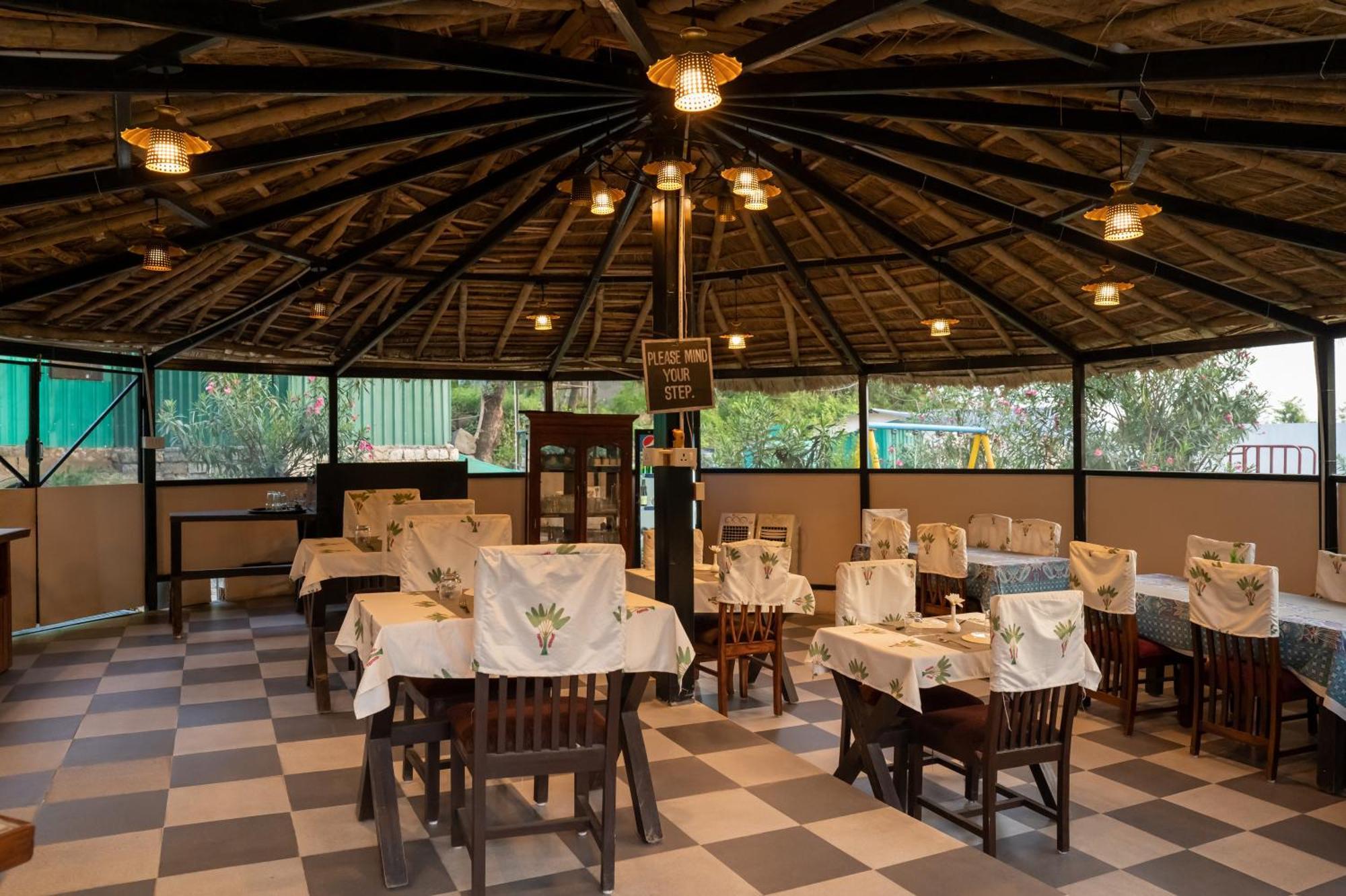 Dev Bhoomi Farms & Cottages 다람샬라 외부 사진