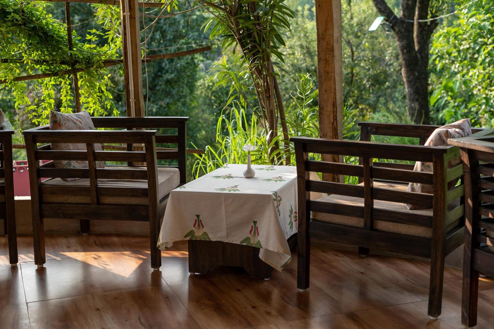 Dev Bhoomi Farms & Cottages 다람샬라 외부 사진